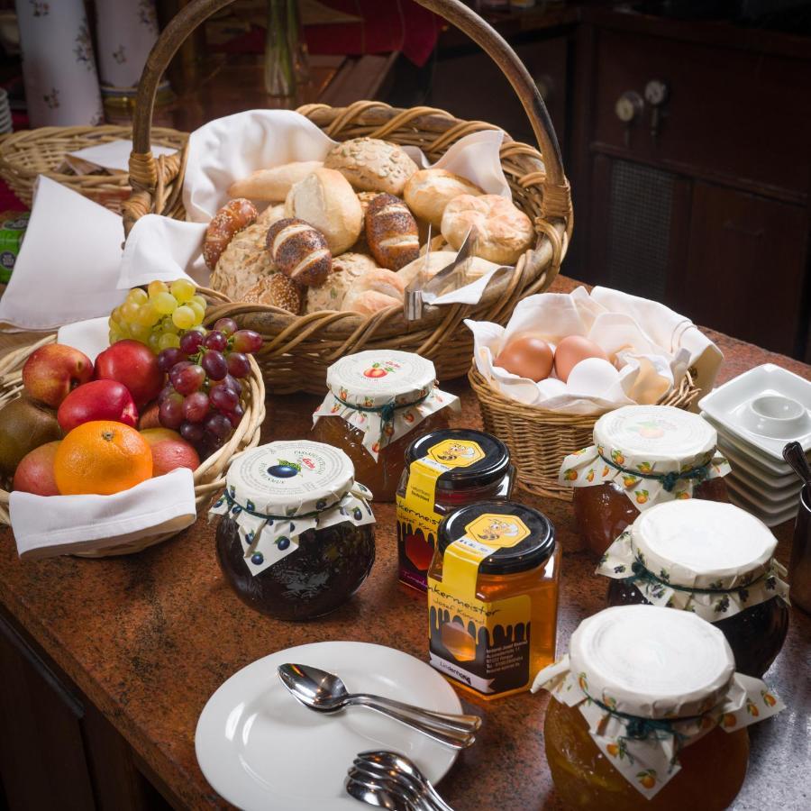 Spundloch- Das Hotel & Weinrestaurant فيتسوخهيم المظهر الخارجي الصورة
