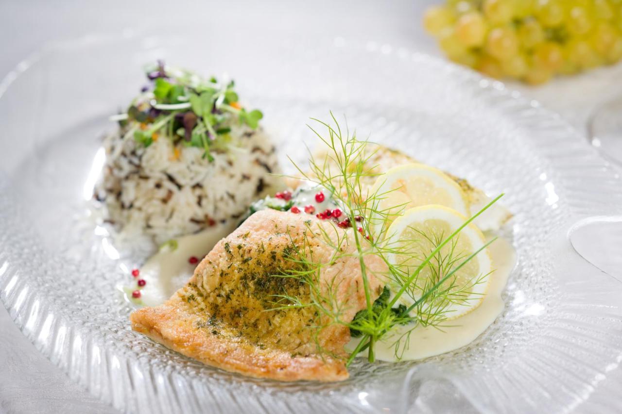 Spundloch- Das Hotel & Weinrestaurant فيتسوخهيم المظهر الخارجي الصورة