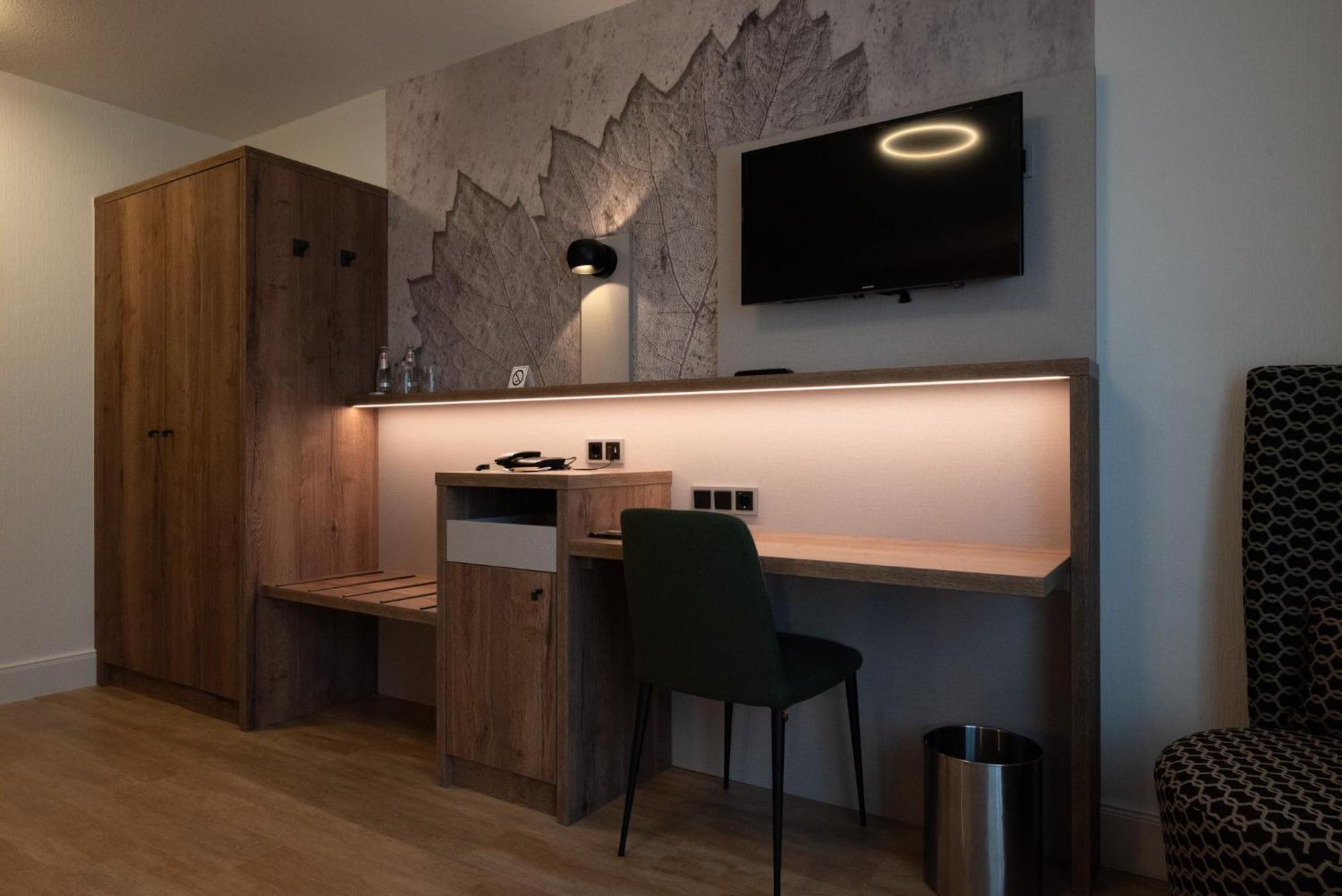 Spundloch- Das Hotel & Weinrestaurant فيتسوخهيم المظهر الخارجي الصورة