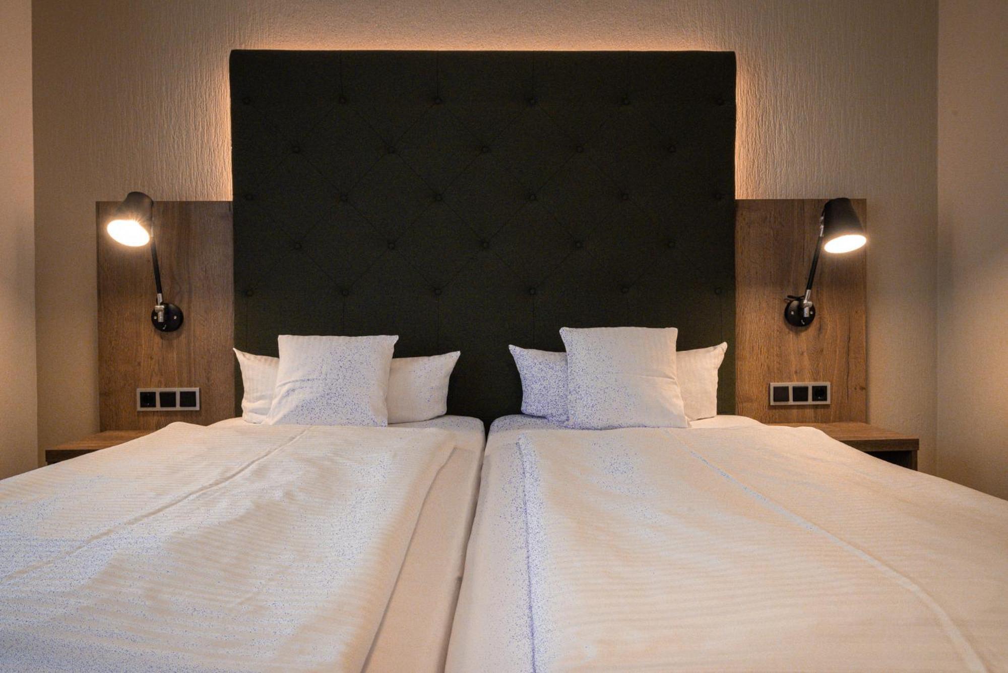 Spundloch- Das Hotel & Weinrestaurant فيتسوخهيم المظهر الخارجي الصورة